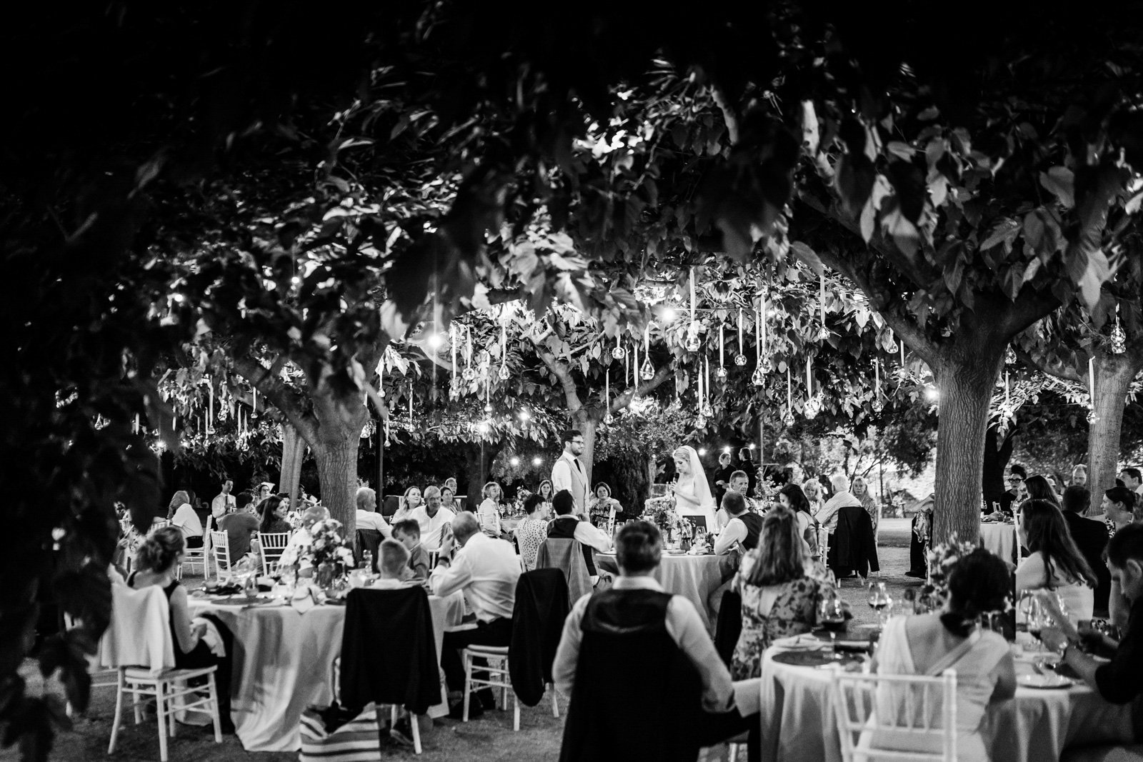 wedding dinner in spain - 2022 wedding round up no nonsense heartfelt wedding photography leeallenphotos