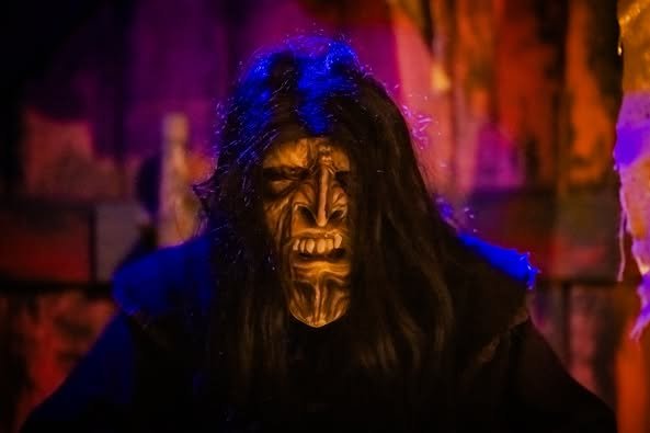 PHOTO BY: HAUNT PHOTOBLOGRAPHY