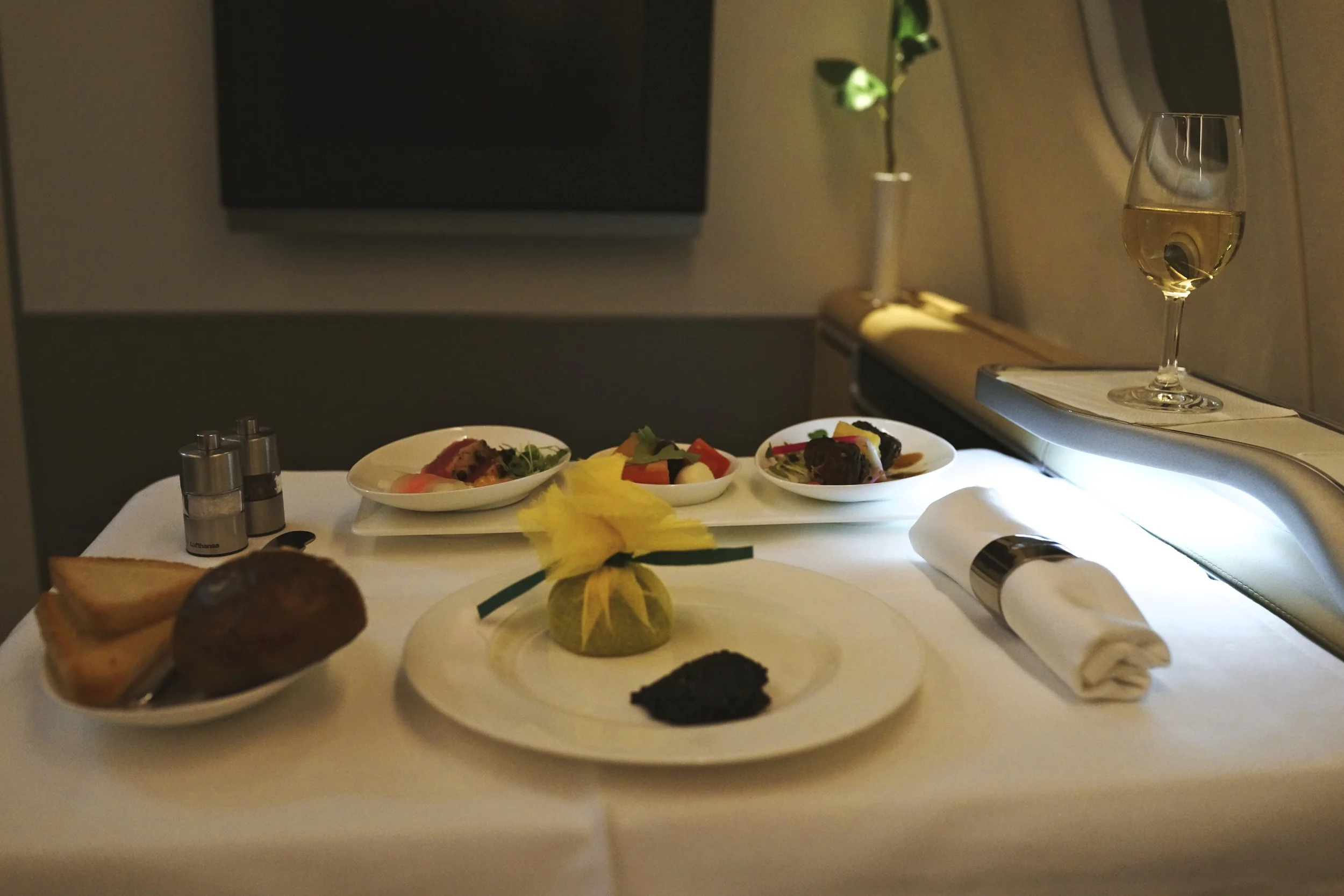 Lufthansa First Class, A340