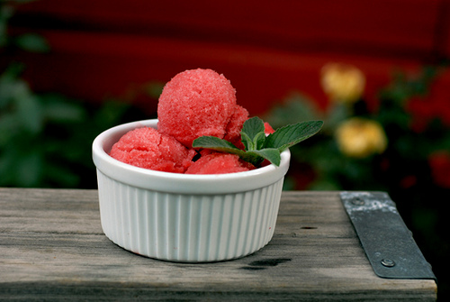 photo credit: http://www.flickr.com/photos/elanaspantry/2631765638/