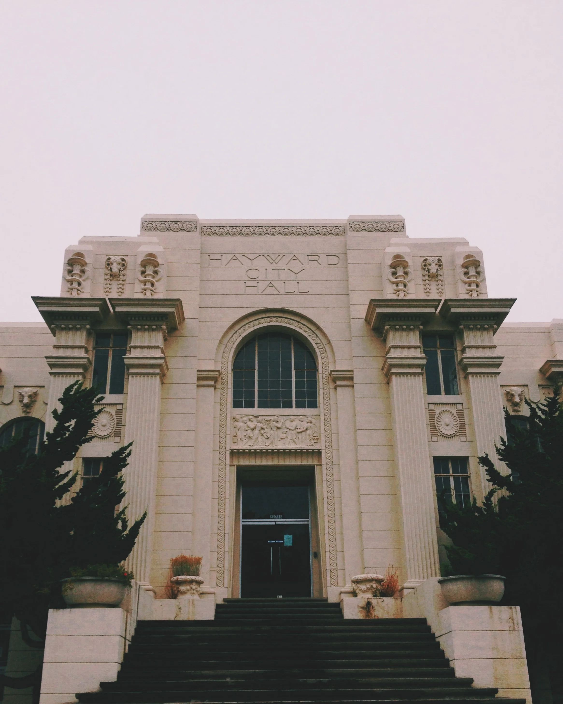 jasonquiz_haywardcityhall_entrance.jpg