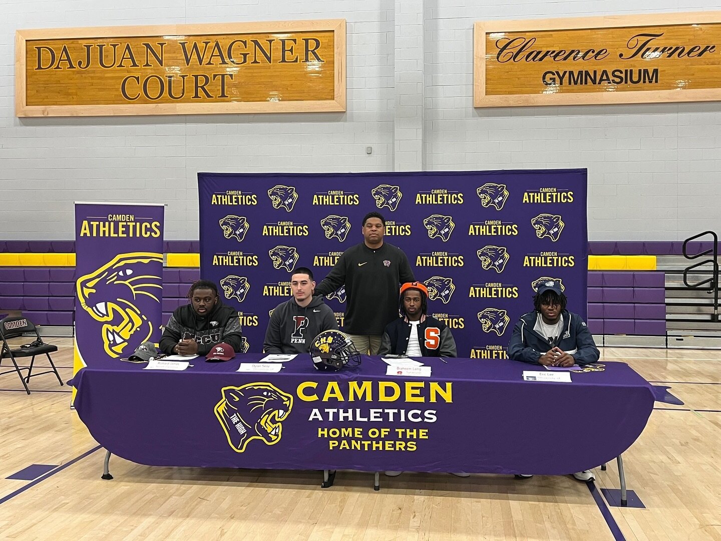 Some news to brighten your day:

Before the holidays, a few of our students signed for their respective colleges to continue playing football throughout their college career! 🏈🏟️

We know how exciting this is and couldn&rsquo;t be happier for our s