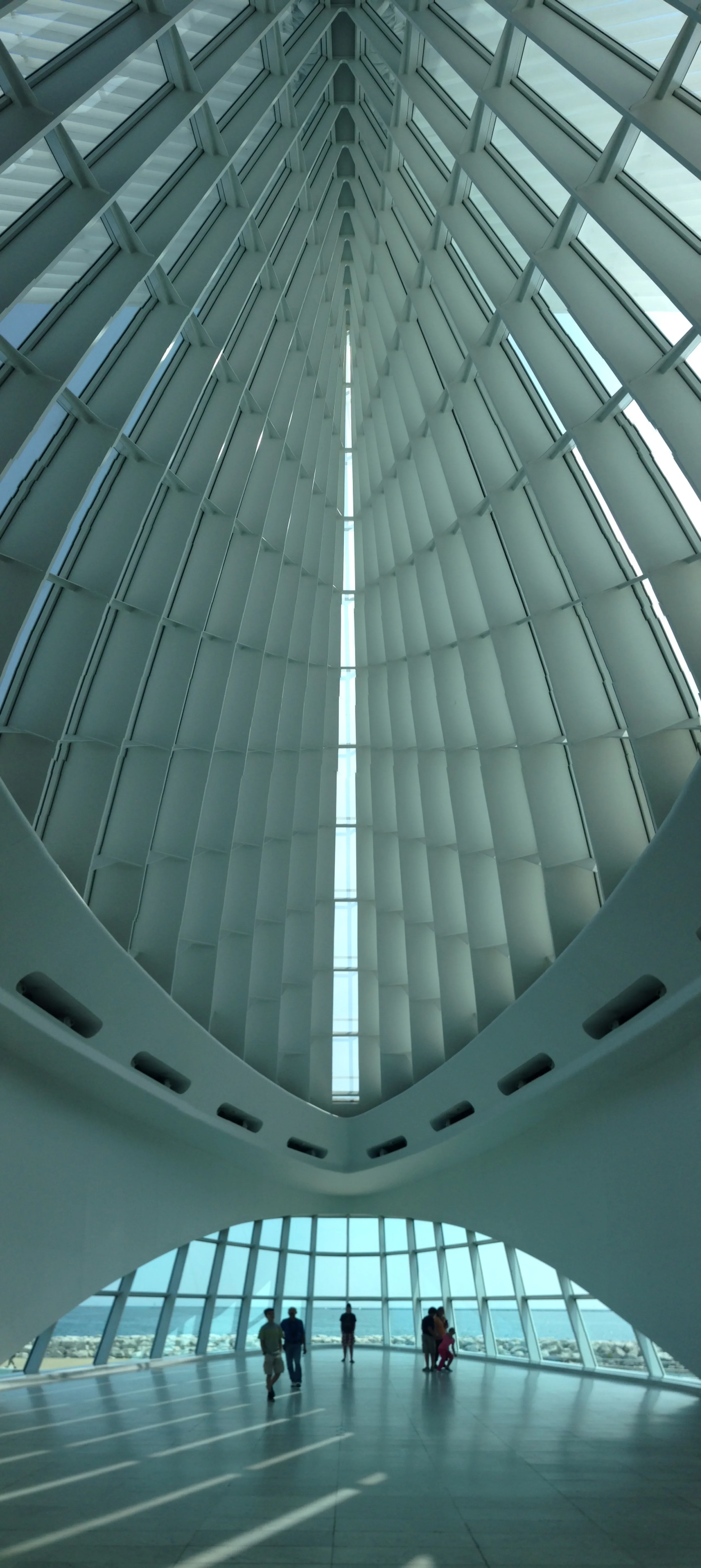 Milwaukee Art Museum - photo by Cormac taken with an Apple iPhone 5
