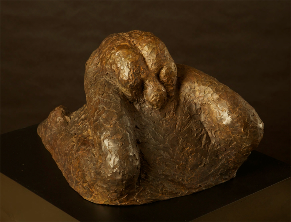 Hiding (back view)