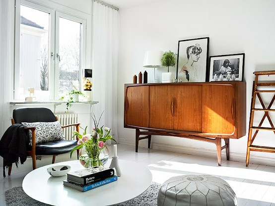 Visit ➤ http://CARLAASTON.com/designed/wood-as-color-of-room to learn what happens "When Wood Becomes The Color On A Room" | Image Source: minibleu.blogspot.com (KWs: #flooring, floor)