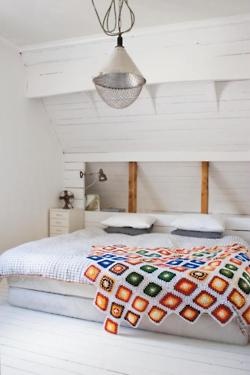 Crochet | It's NOT Just For Grandmas Anymore. Here's Why ➤ http://CARLAASTON.com/designed/is-crochet-cool-again