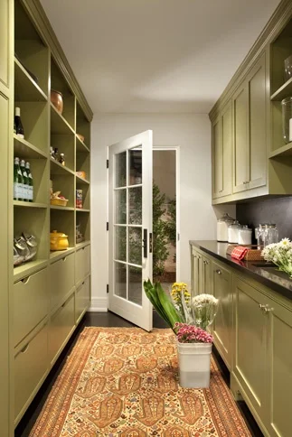 Designer: Betsy Burnham, via: Hooked on Houses