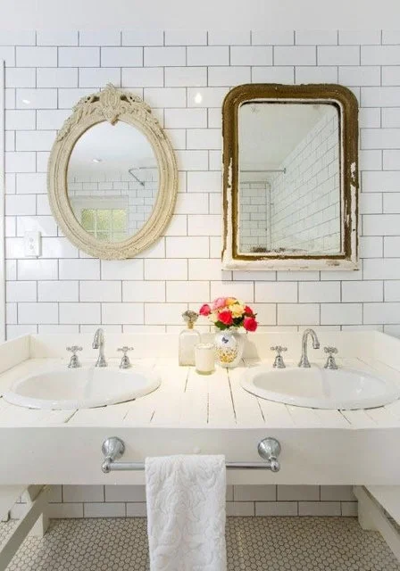 ARTICLE: No Room Around The Sink For A Towel Bar? Here's Your Solution...