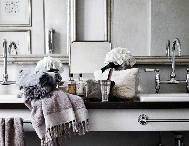 No Space Around The Sink For A Towel Bar? Here's Your Solution