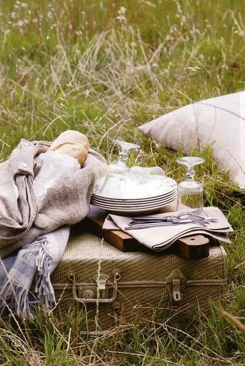 Image via: Greige Design | 22 Summery, Serene Picnic Ideas 