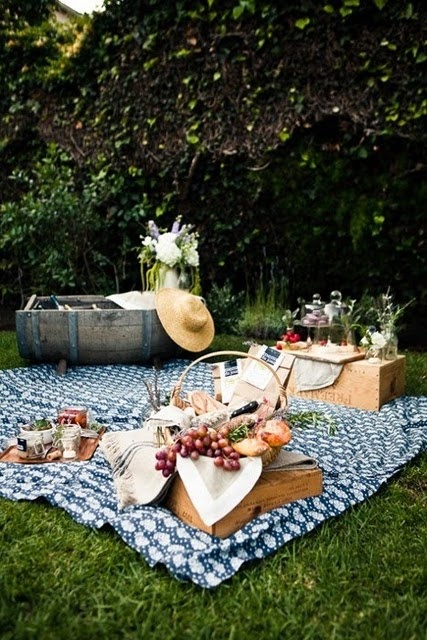 Image via: Design Sponge | 22 Summery, Serene Picnic Ideas 