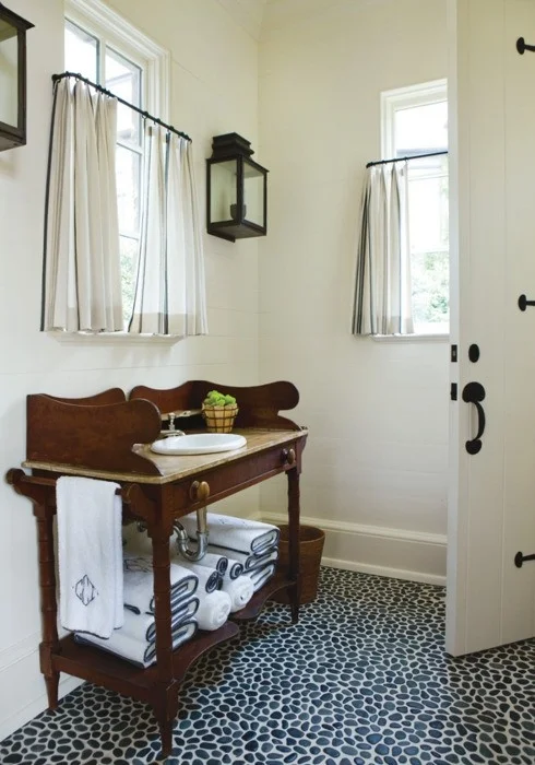Let The Outdoors In With Short Sweet Curtains Here S How