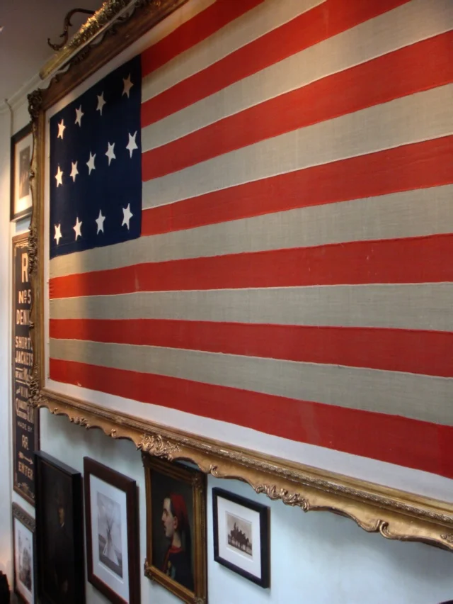 15 American Flags Symbolizing One of Interior Design's Most Timeless
