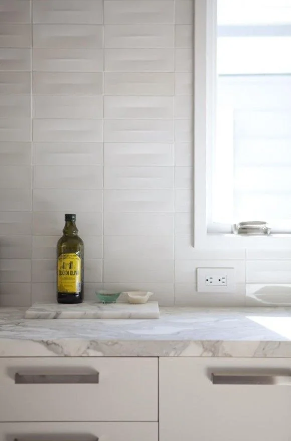 ARTICLE + GALLERY: Simple Design Strongly Suggests Sophisticated Style