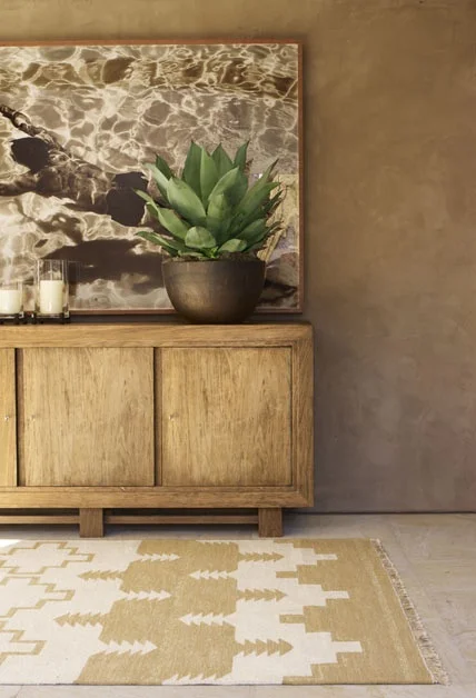 ARTICLE + GALLERY: Simple Design Strongly Suggests Sophisticated Style