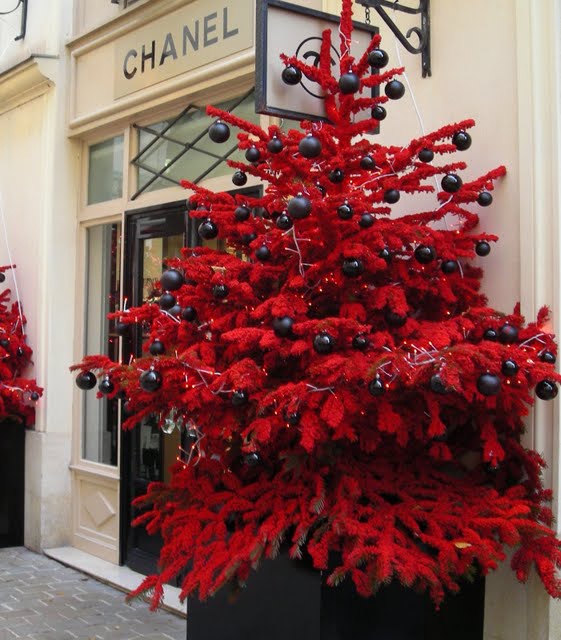 26 Extraordinary Christmas Trees Designed to Make Yours (& Mine