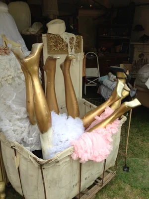 31 Decorative Treasures That Prove Why Antique Fairs Can't Be Missed