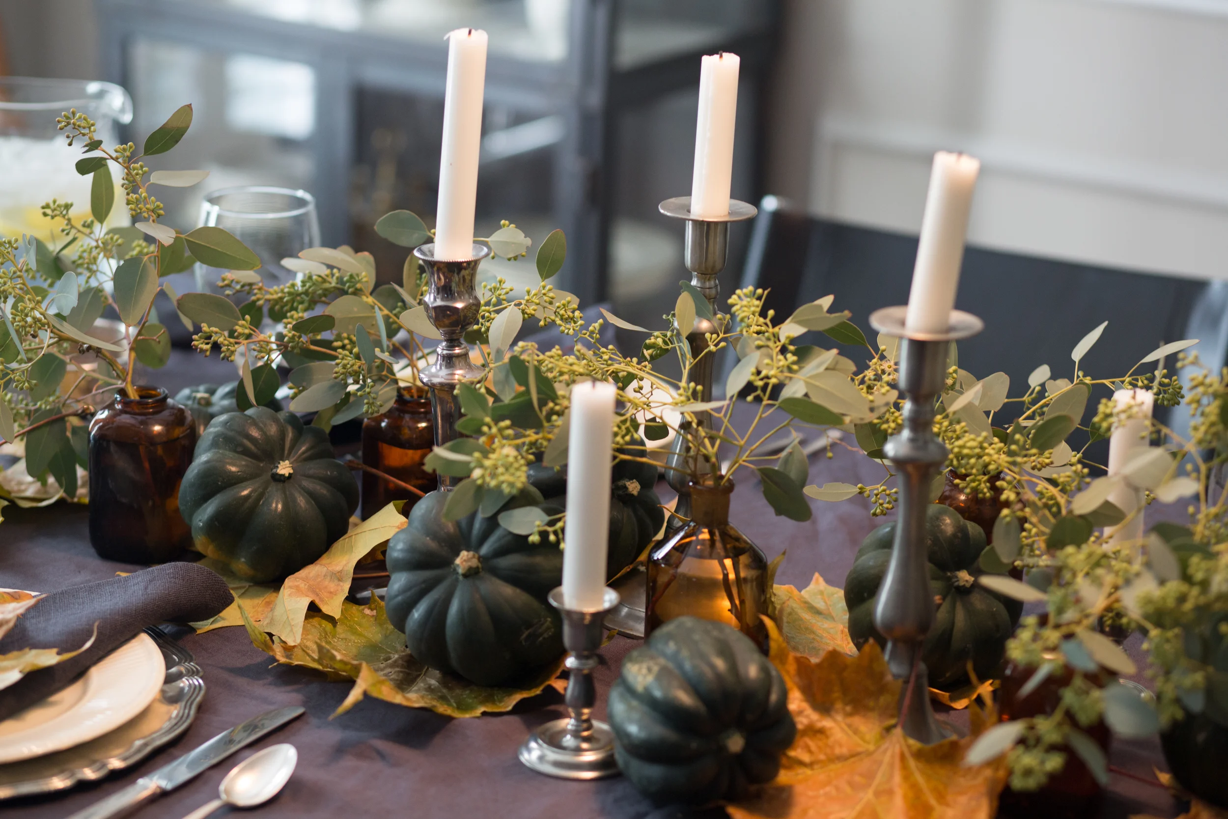 Thanksgiving / holiday tabletop setting design -ed by Carla Aston. Photographer: Tori Aston - http://toriaston.com
