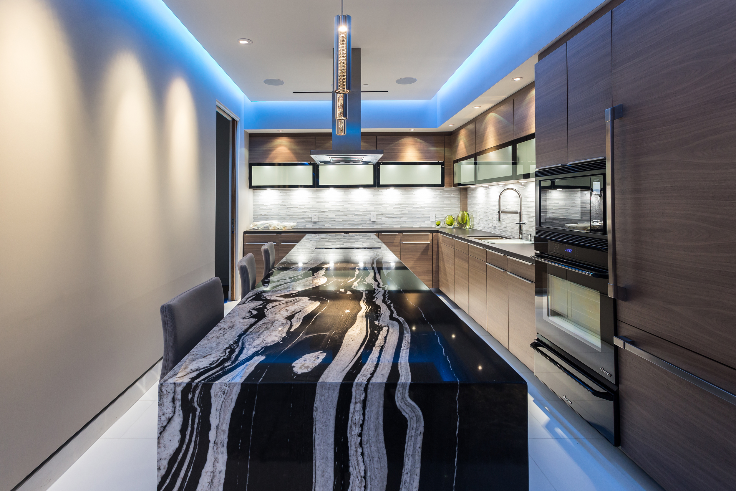 Best of #KBIS2015: Must-Have: The Detailed Perfection Of A Poggenpohl Kitchen | Carla Aston reporting from Modenus' #BlogTourVegas | Image via: Poggenpohl.com