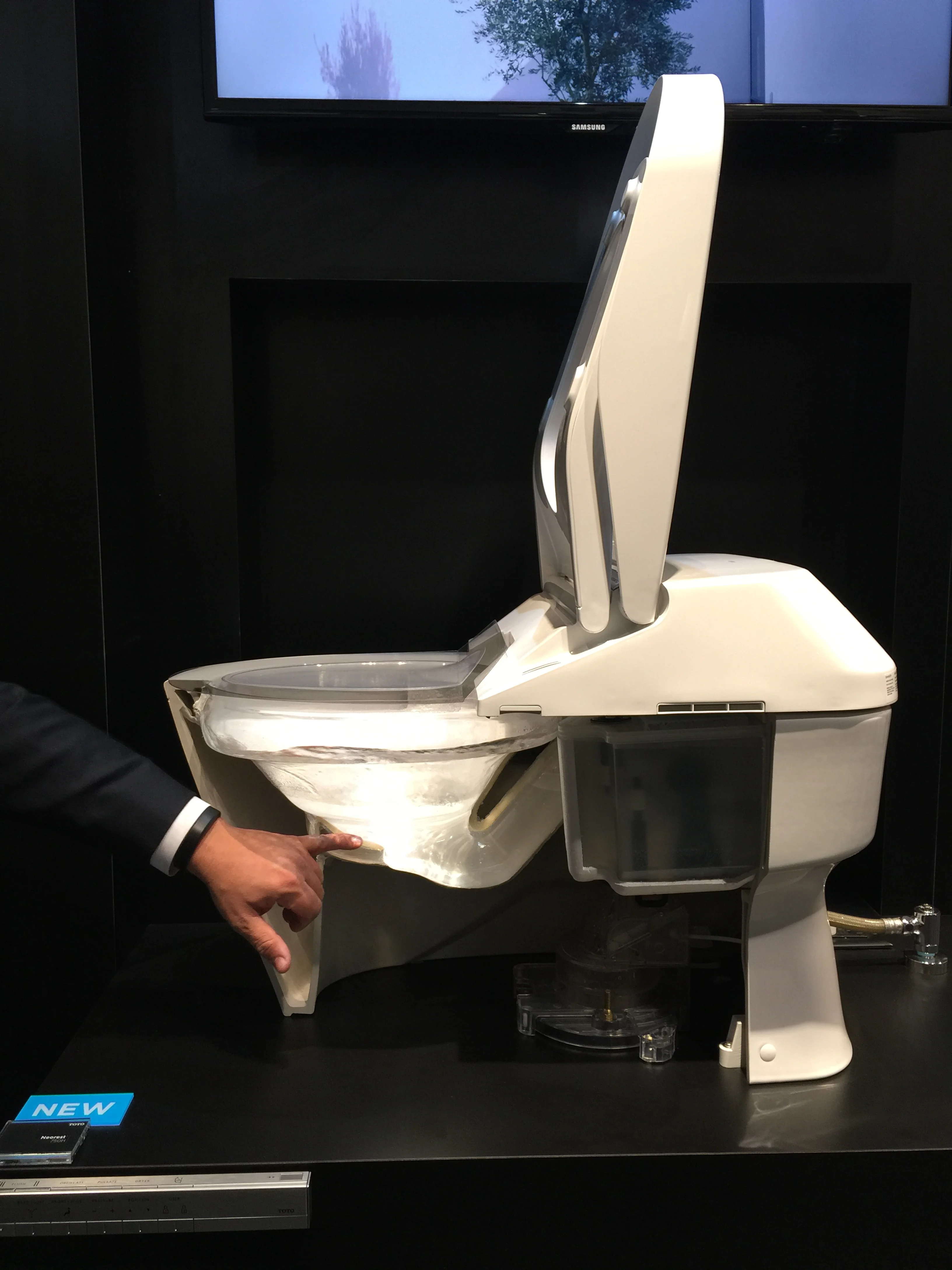 MUSTHAVE Toto's Sleek, EnvironmentallyFriendly Toilets, Reviewed