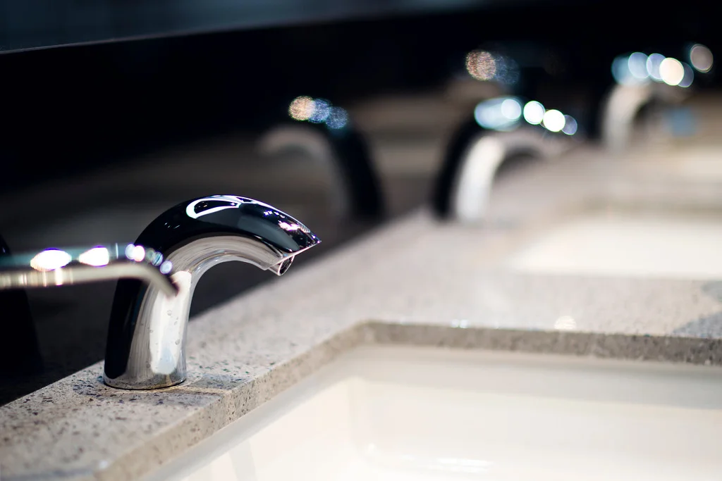 Best of #KBIS2015: MUST-HAVE: Toto's sleek, environmentally-friendly toilets. / bathroom; penthouse | Carla Aston reporting from Modenus' #BlogTourVegas | Image via: ChasenWest.com