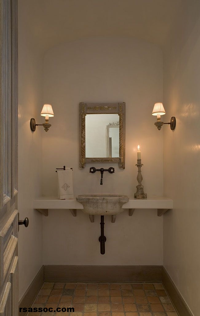 LIST: 10 Must-Have Pieces of Powder Room Decor