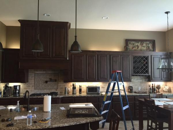 3 MUST-KNOW DIY Tips On How To Decorate Above Your Cabinets