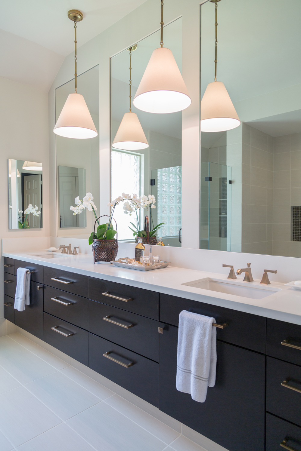 A Beautiful Alternative For Lighting In, Pictures Of Pendant Lights Over Bathroom Vanity