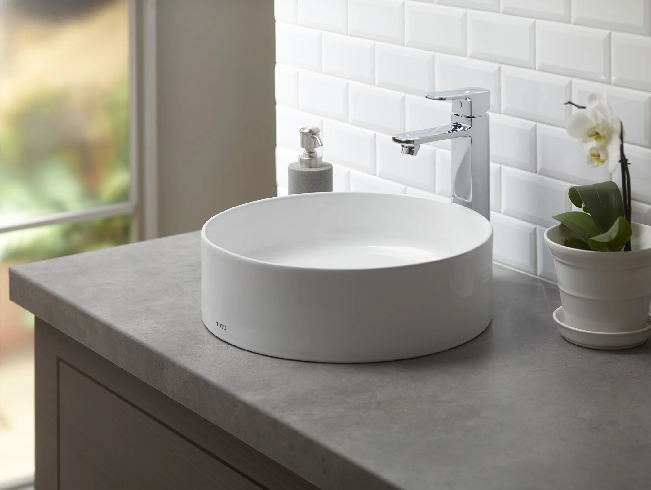 Toto's Arvina sink