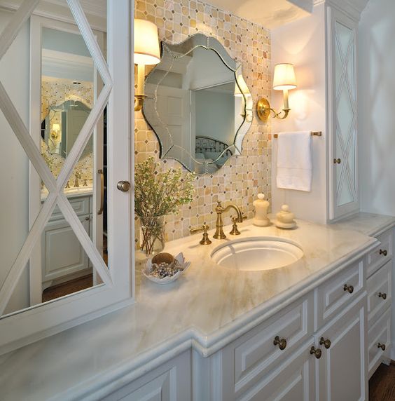 10 Stunning Bathroom Cabinet Designs for a Small Space
