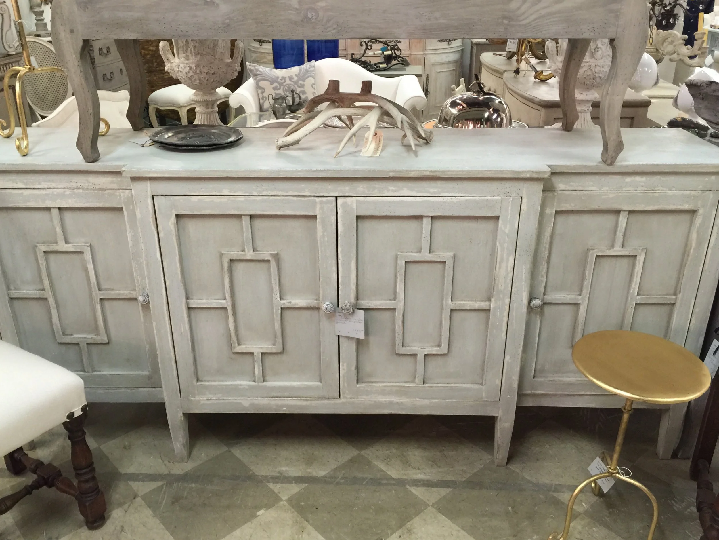 MAI furnishing & decor