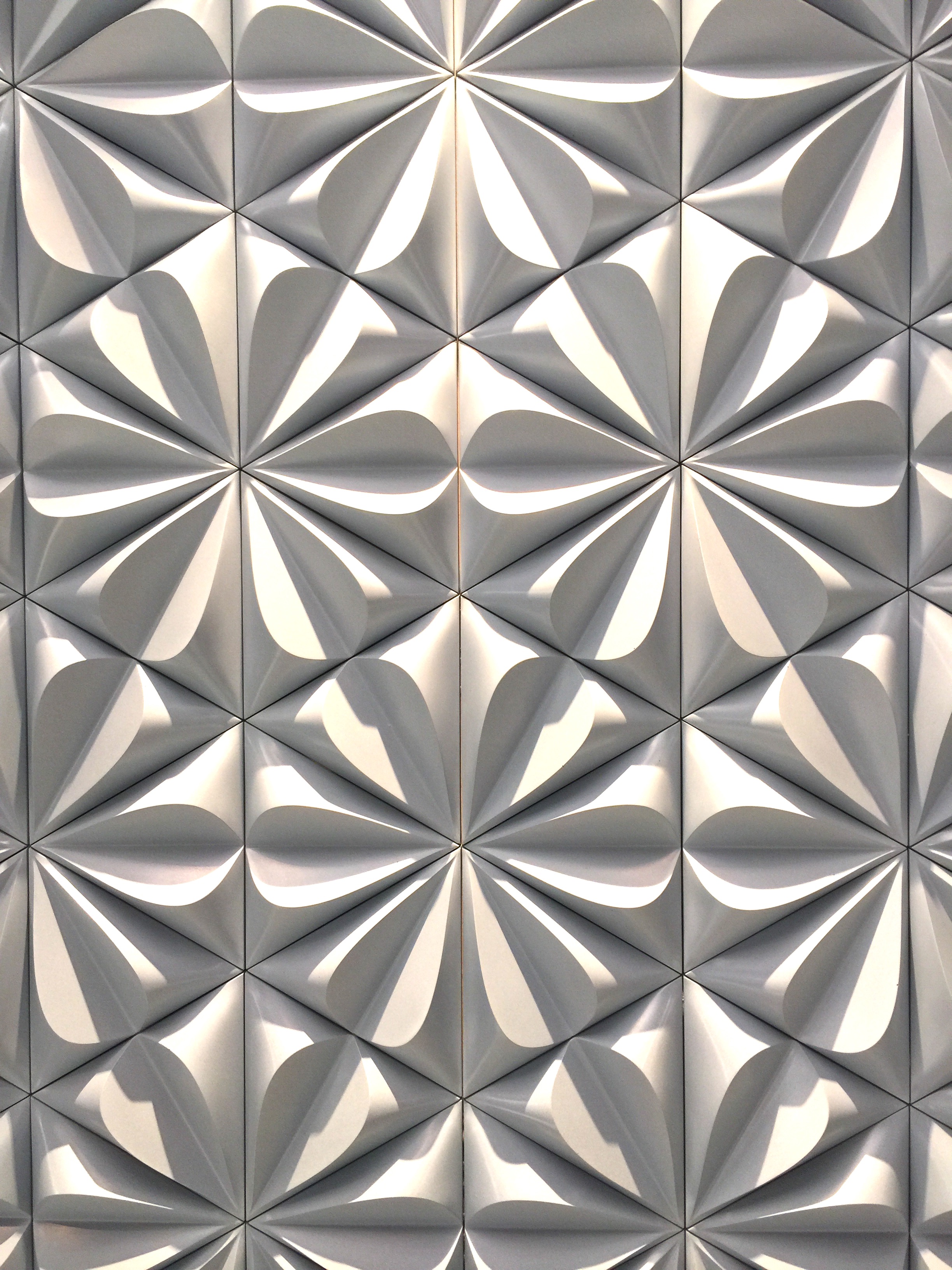 Walker Zanger's Kaza collection tile, seen at KBIS 2016