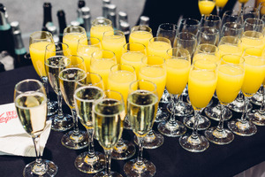 Champagne and cupcakes will kick off our KBIS2017 with some Blogtour alumni.