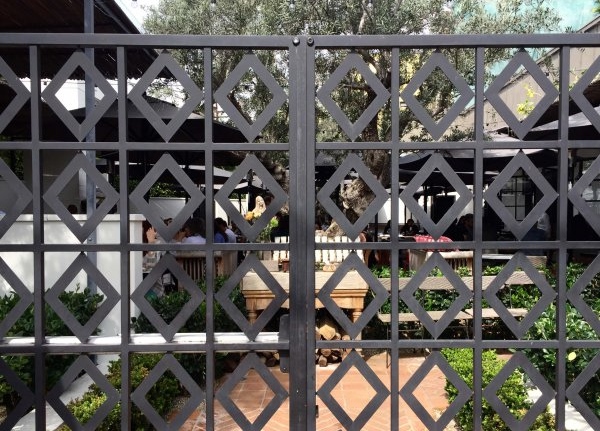 Geometric_Iron_Gates__1489156720_98735.jpg