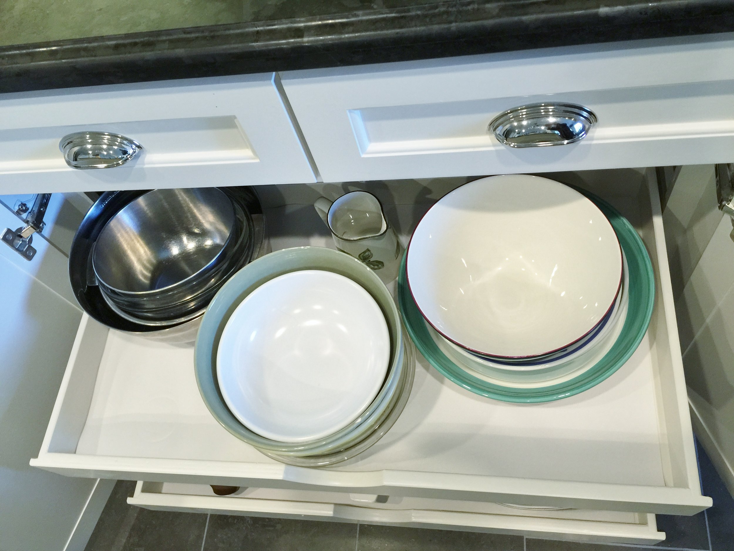 Pullouts Or Drawers In Kitchen Cabinets Which Is Best Designed