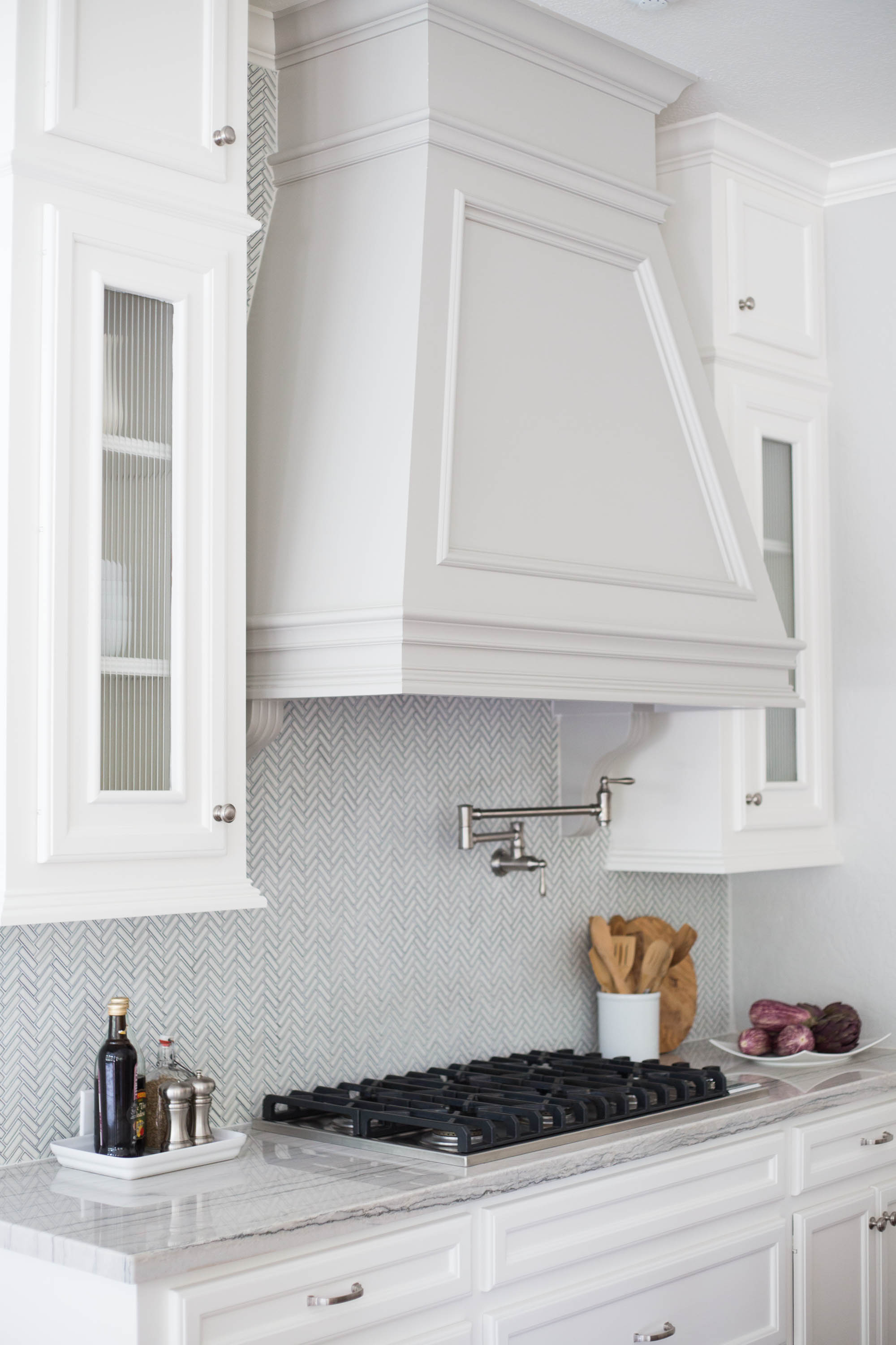 When To Use A Natural Stone Backsplash And When Not To Designed