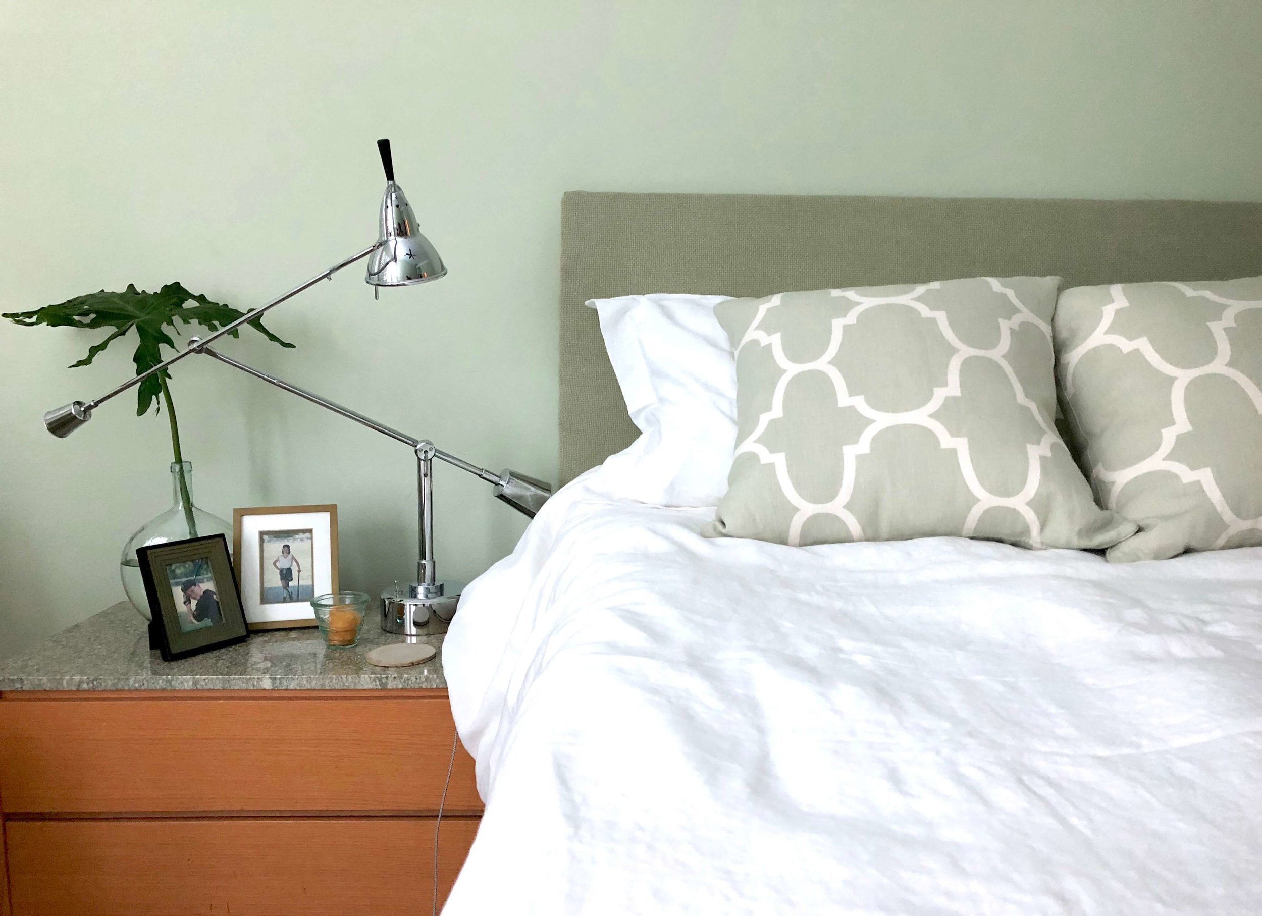 How to Find the Perfect Nightstand Height