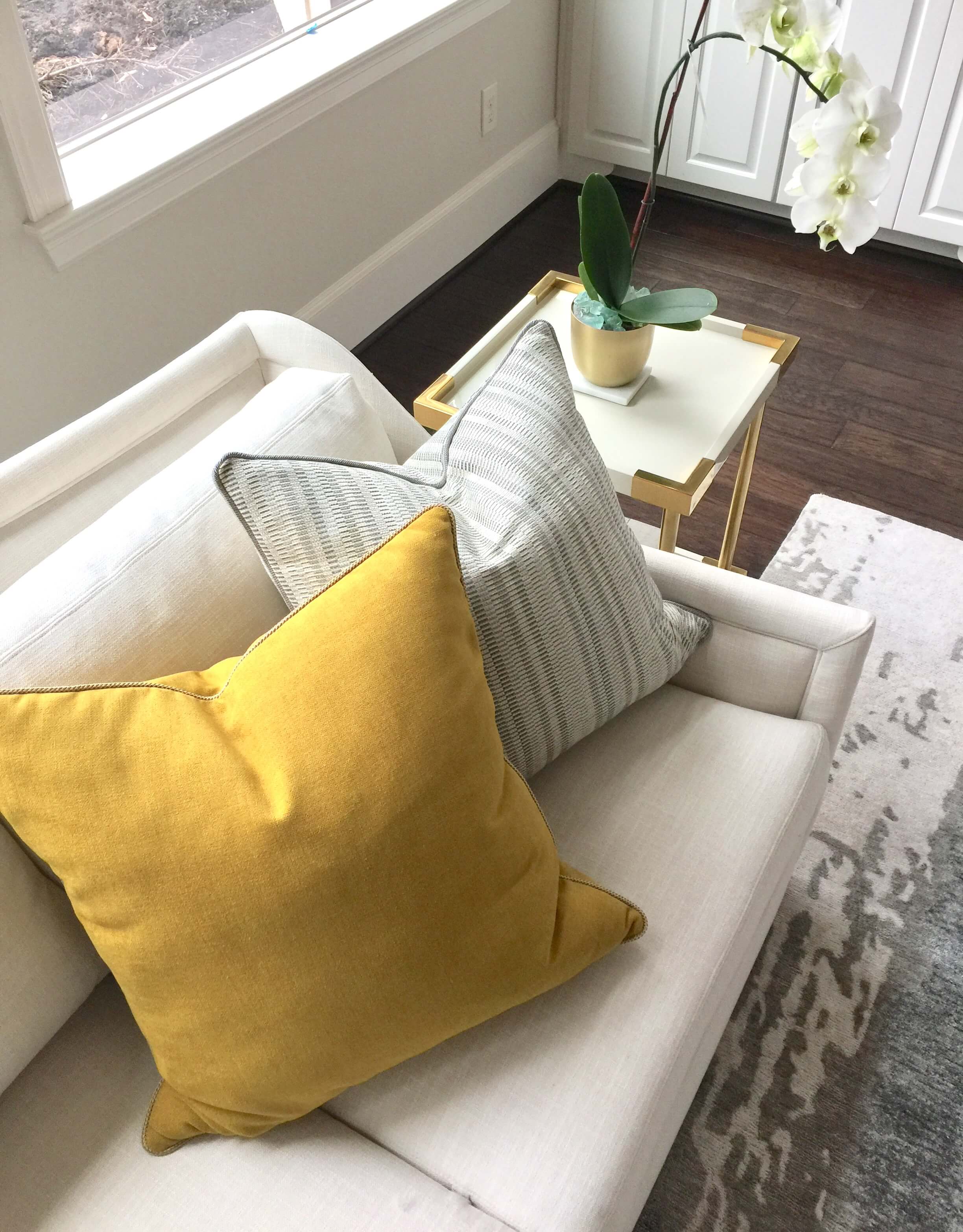 Featured image of post Grey Couch With Yellow Pillows / Shop for couch throw pillows online at target.