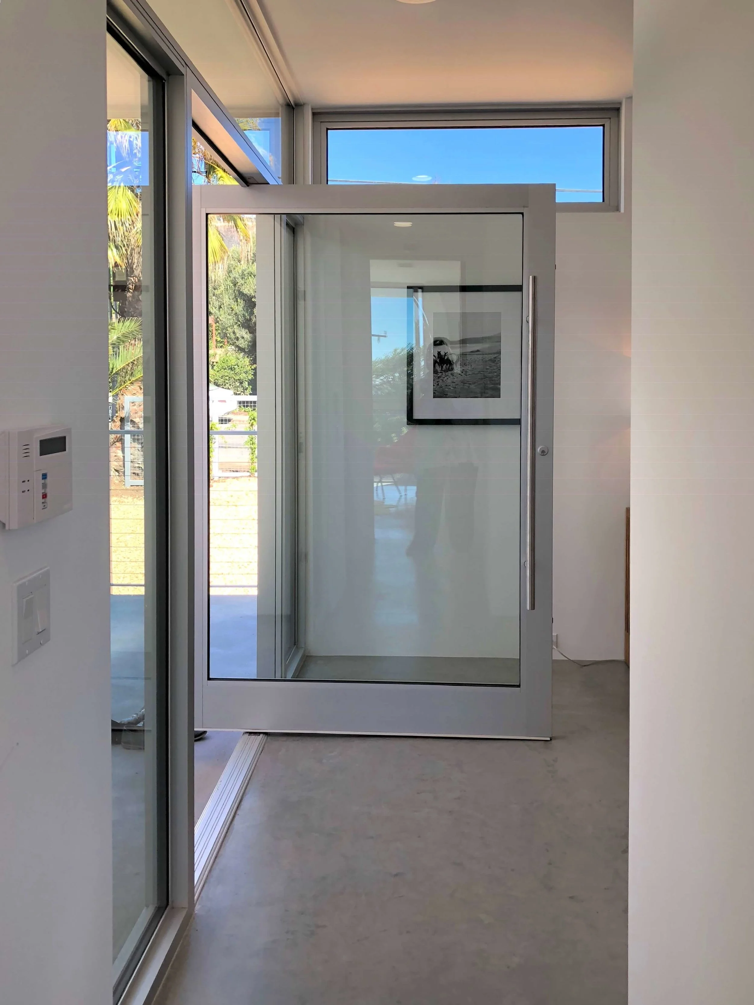 California contemporary design - Dwell on Design’s Fall Home Tour, Designer: Vitus Mitare #contemporaryarchitecture #pivotdoor