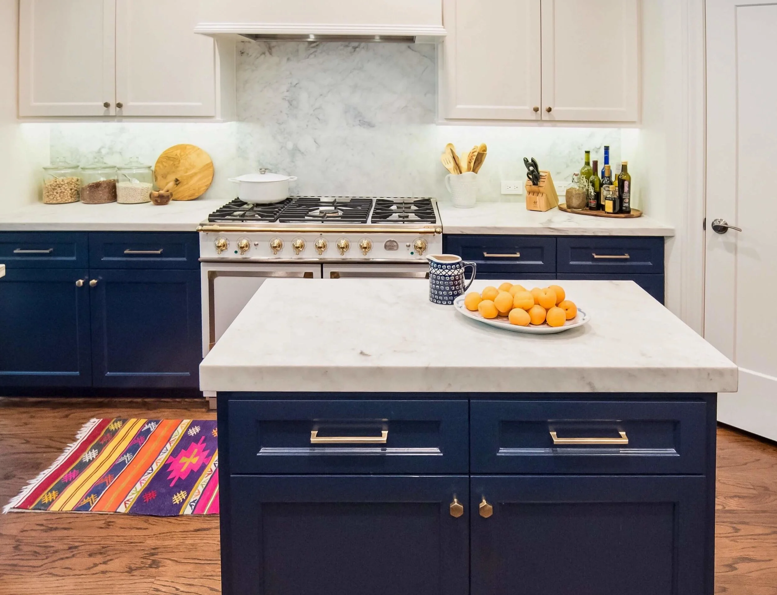 When To Use A Natural Stone Backsplash And When Not To Designed