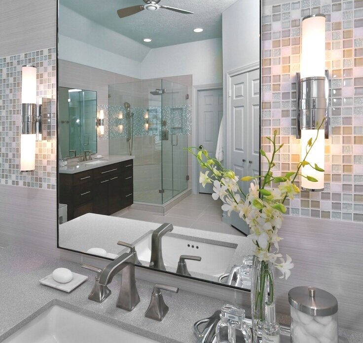 Bathroom Sconces Where Should They Go, What Height Should A Bathroom Vanity Light Be