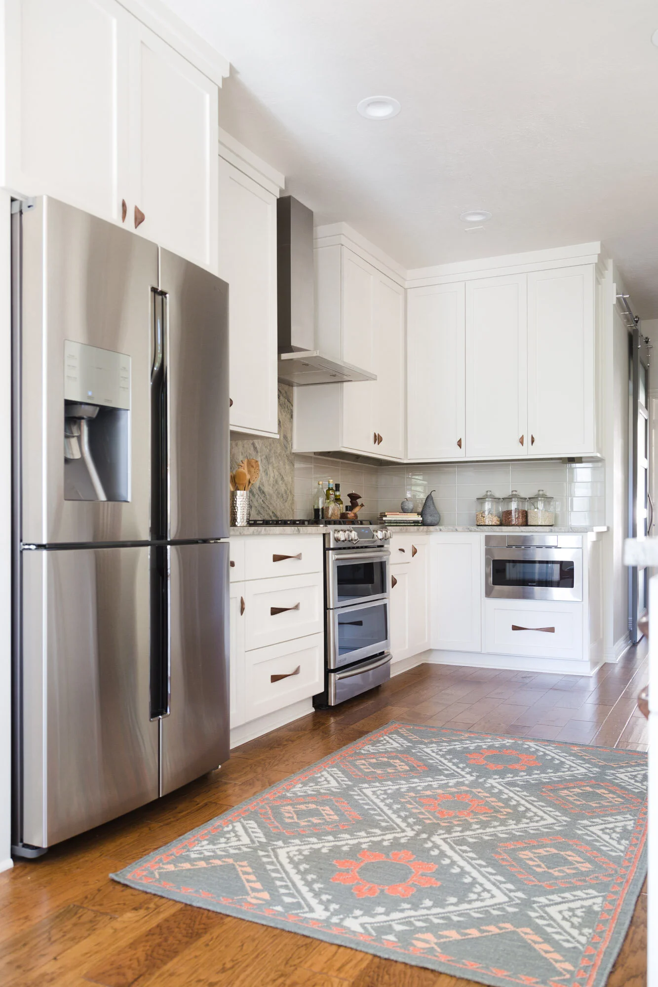 How To Make Your Boring, All-White Kitchen Look Alive! — DESIGNED