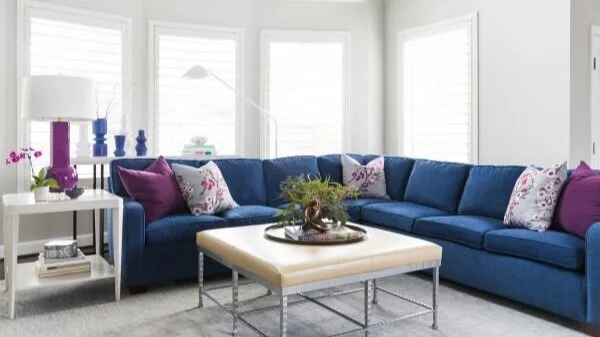 COLOR TREND 2020 - Pantone's Color Of The Year Classic Blue