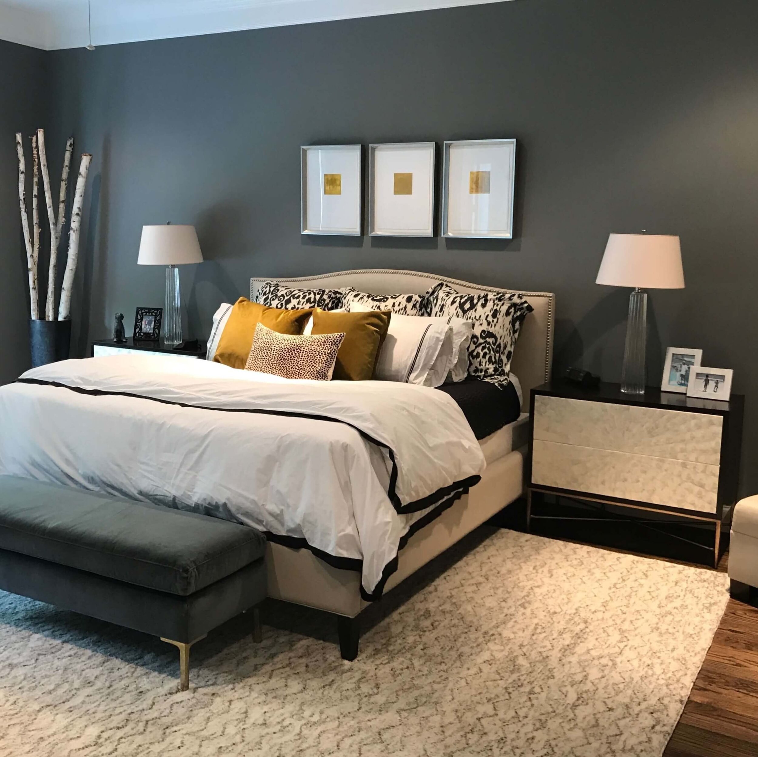 Featured image of post Black Gray And Tan Living Room : When paired with complementary colors and designs, gray can elevate a room with modern sophistication or create a comfortable, casual living room where.