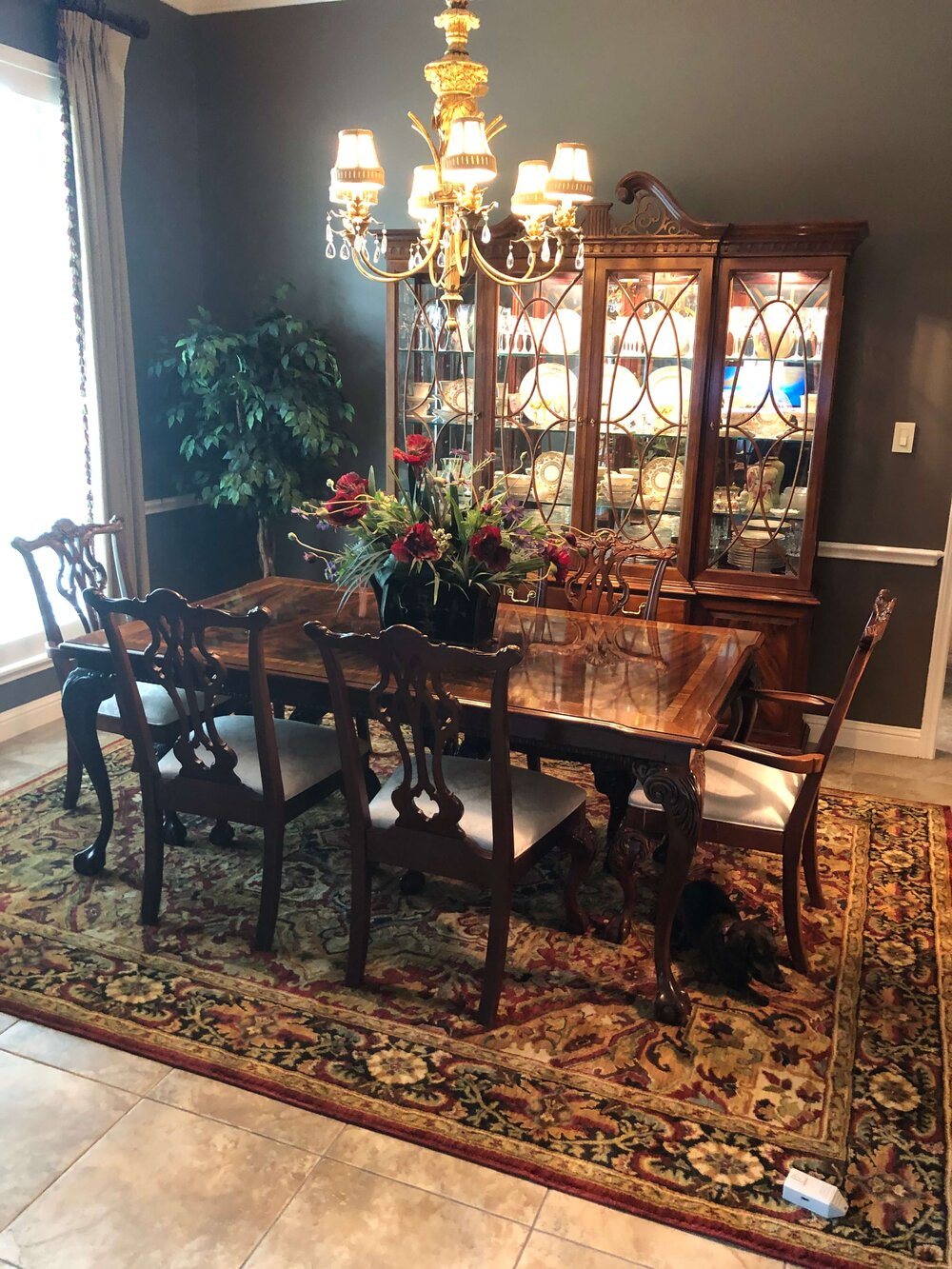 How To Update Your Dining Room Decor, How To Decorate A Traditional Dining Room Table