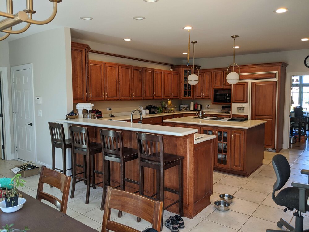 Update A Kitchen With Wood Cabinets, How To Lighten Wood Cabinets Without Painting