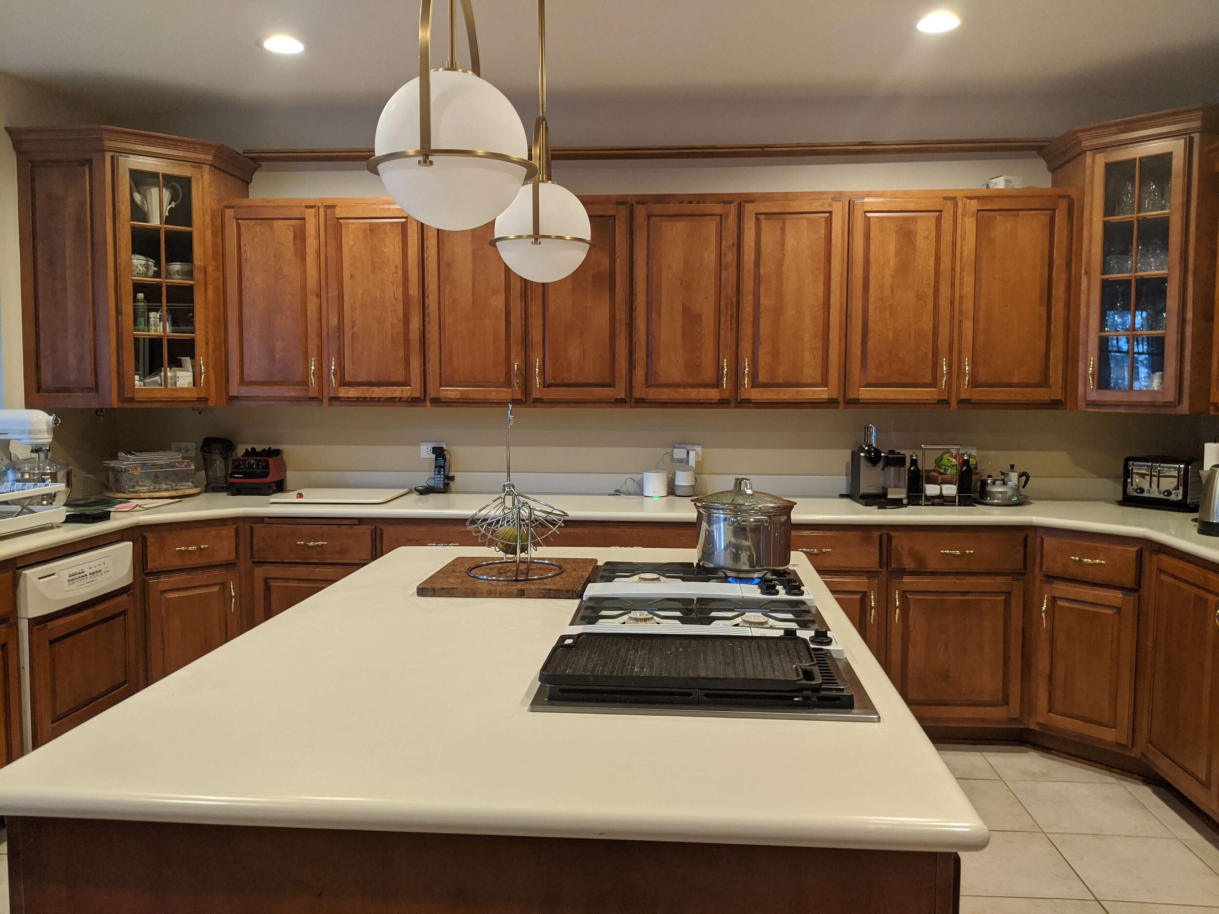 Wood Cabinets Without Painting, Oak Kitchen Cabinets With Quartz Countertops