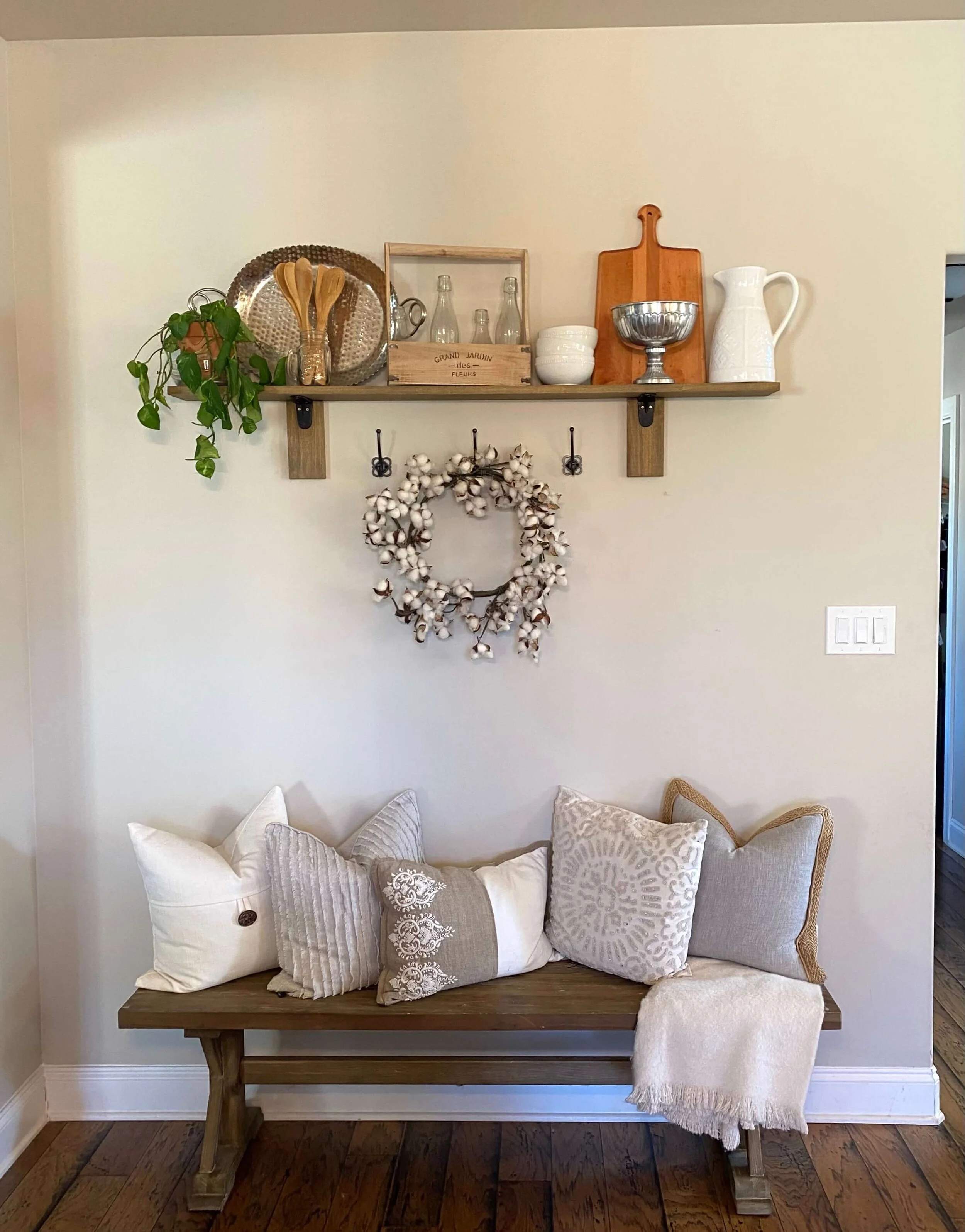 Wall Decor Solutions For These Living Room Walls [With Some Furniture ...