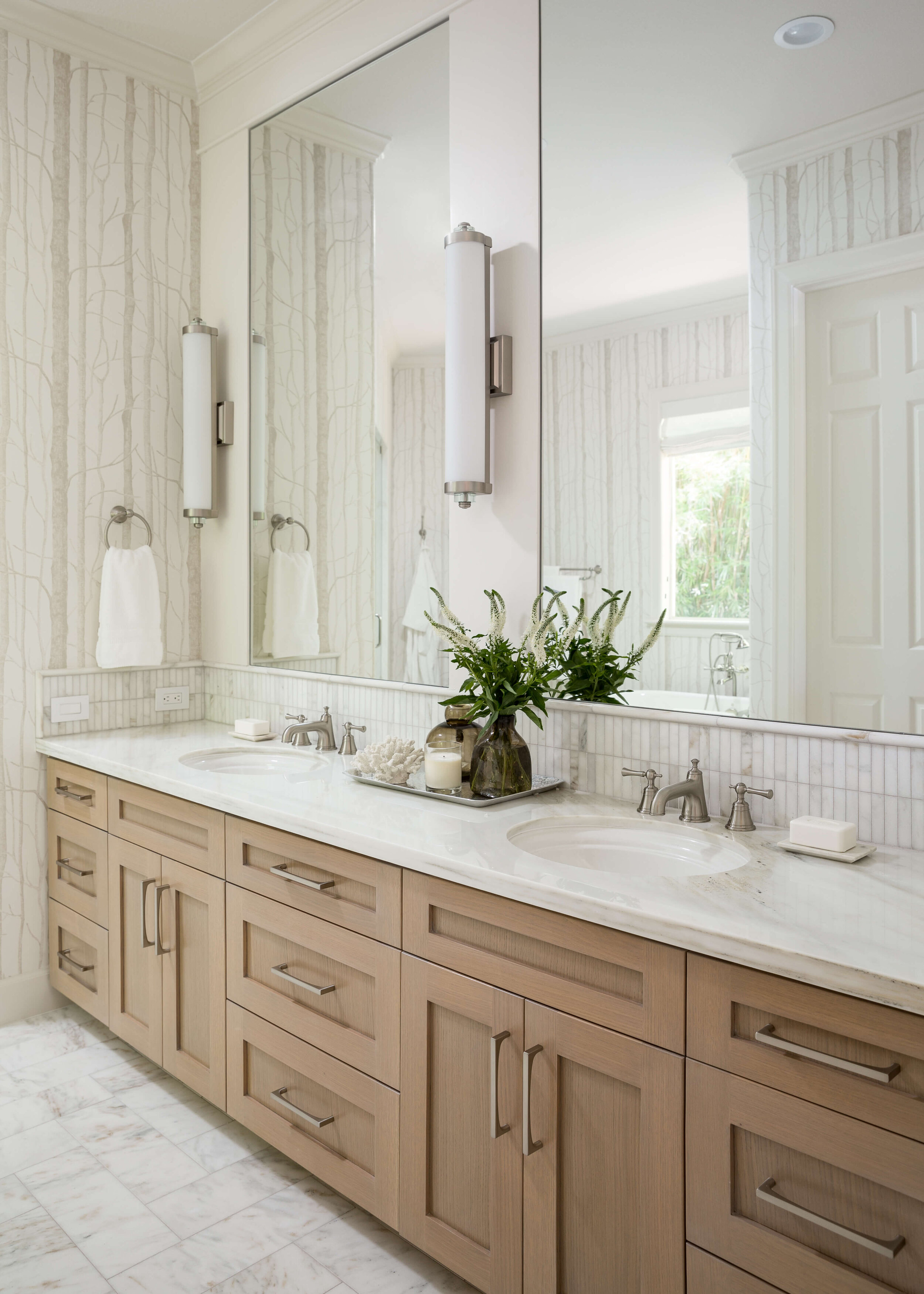 Tall Mirrors Will Make Your Bathroom, How Tall Should A Vanity Mirror Be