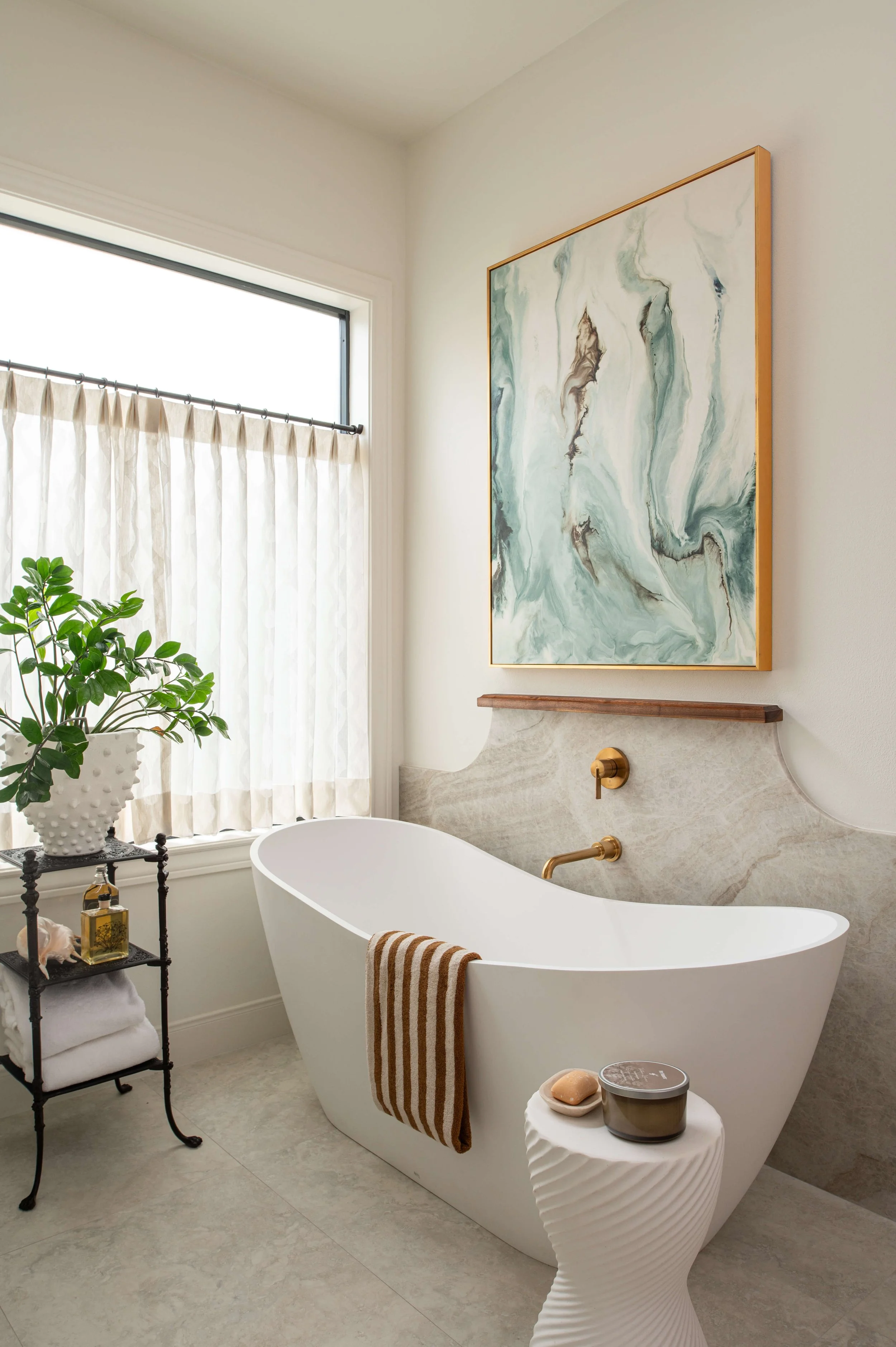 CarlaAston-Primary Bath Tub-TheWoodlandsTX-EllenReneePhotography-12.jpg
